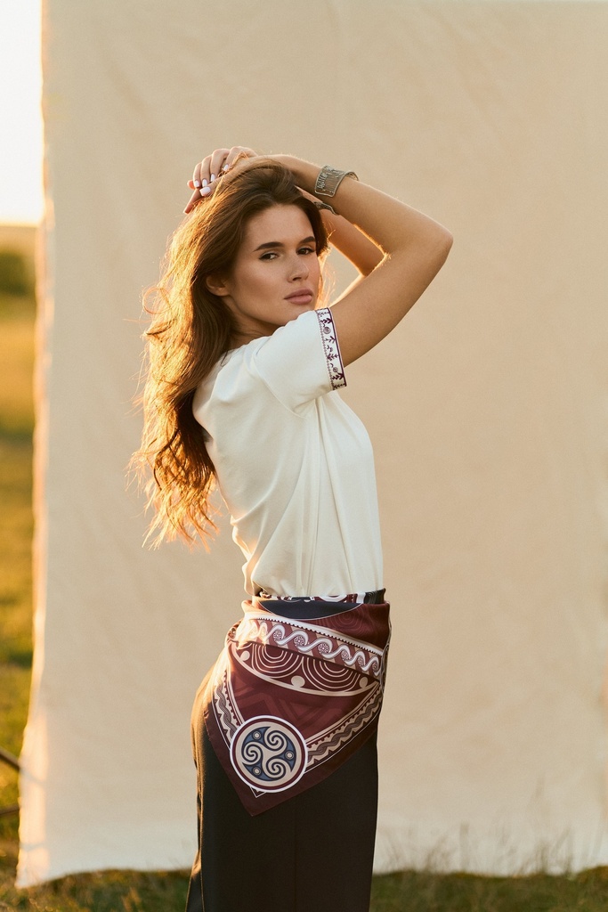 shopify_media_45071774351606.jpg